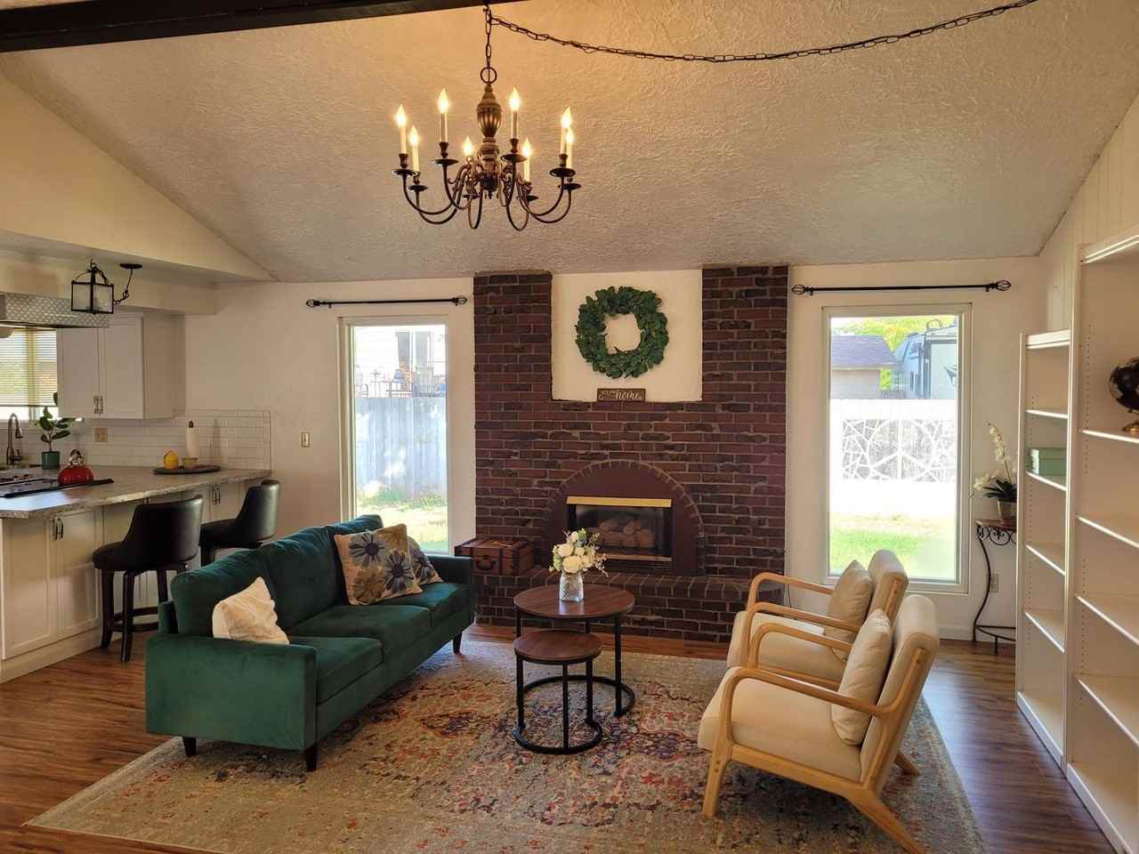 8920 W Bradbury Dr - Photo 3 of 19