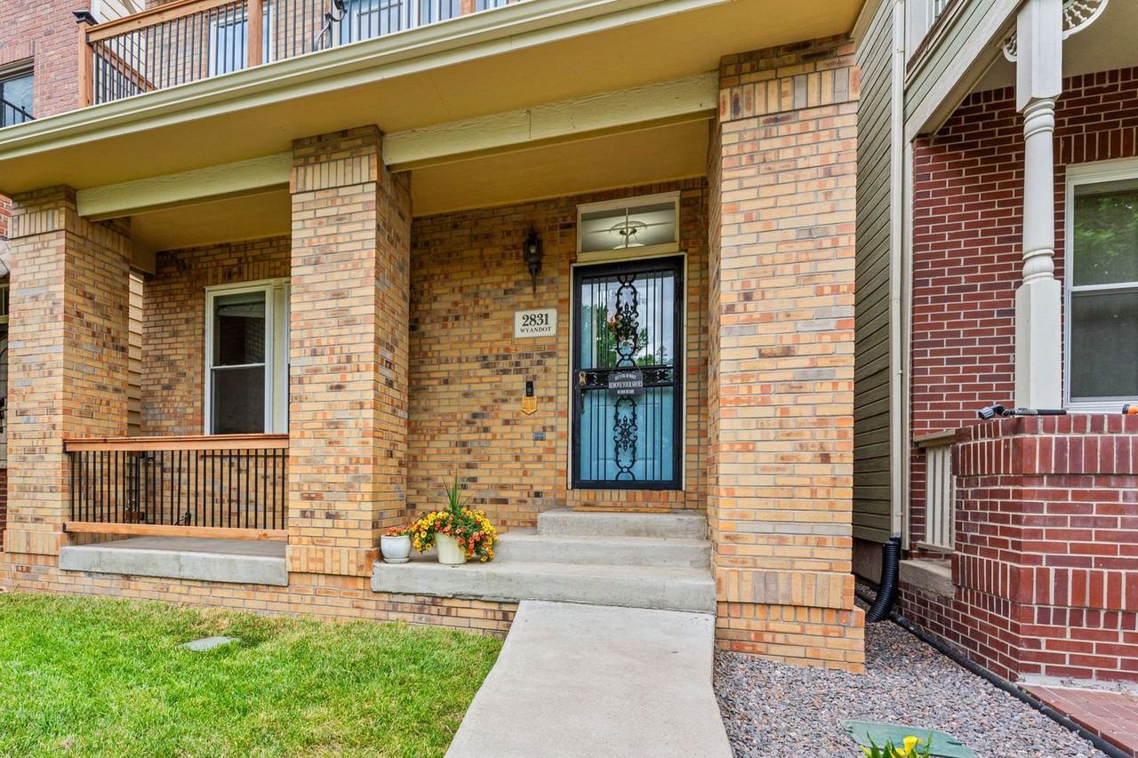 2831 Wyandot St - Photo 4 of 36