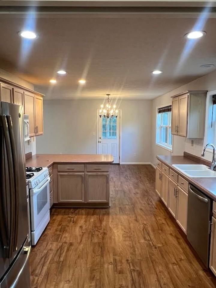1700 Mccutchen Rd - Photo 7 of 27