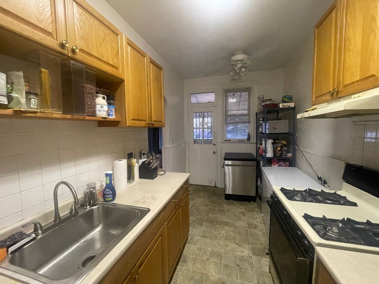 1088 Lydig Ave - Photo 2 of 11