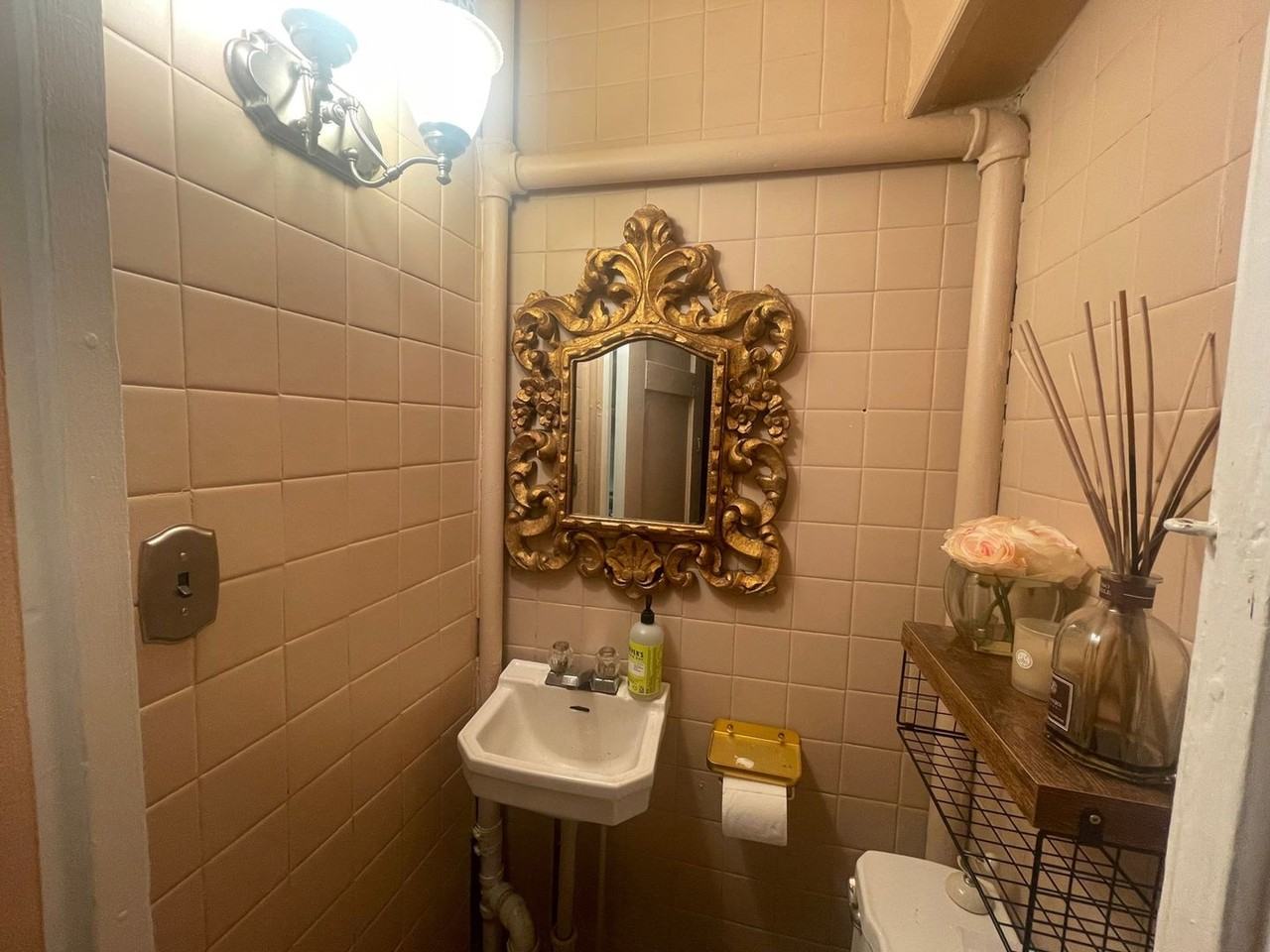 1088 Lydig Ave - Photo 3 of 11