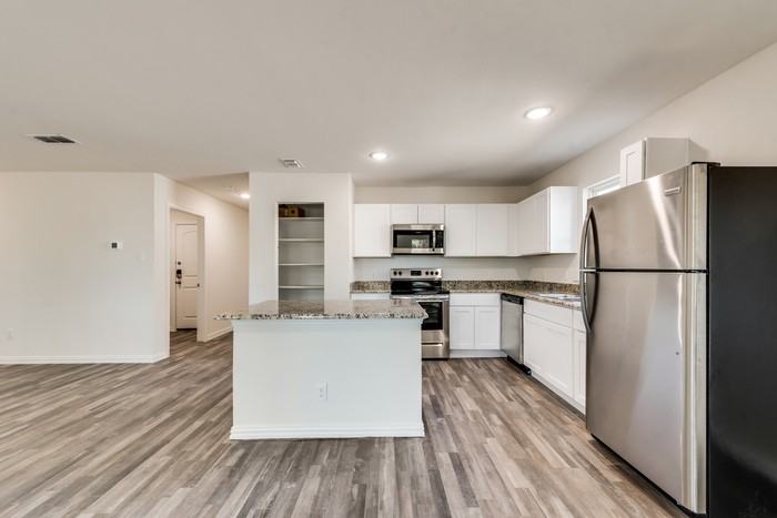1518 23rd St - Photo 2 of 19