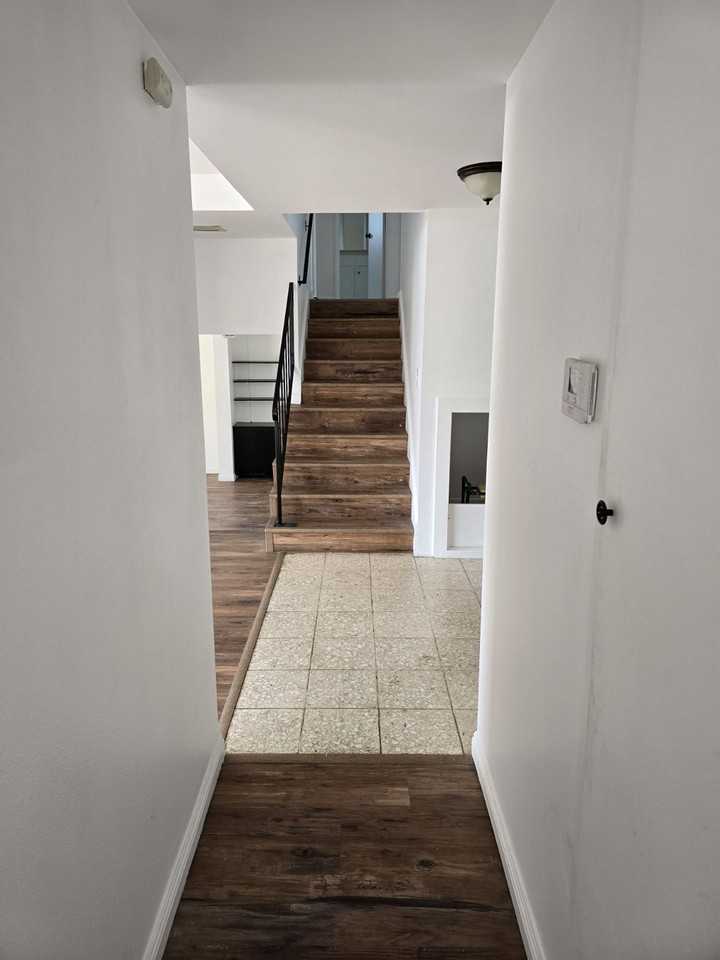 724 N 1st St #NA - Photo 4 of 17