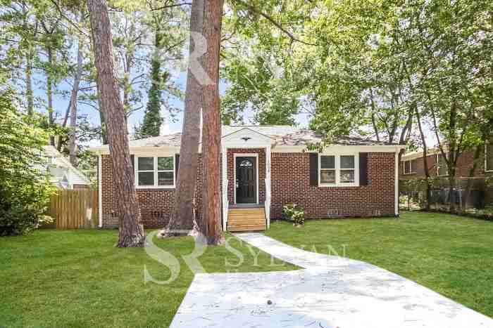 3008 English Ave - Photo 2 of 16