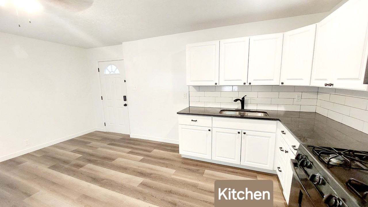 715 E Parker Ln #4 - Photo 3 of 13