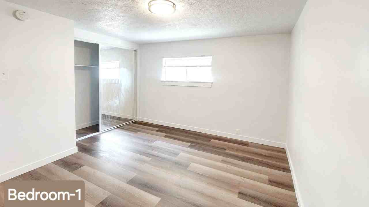 715 E Parker Ln #4 - Photo 4 of 13