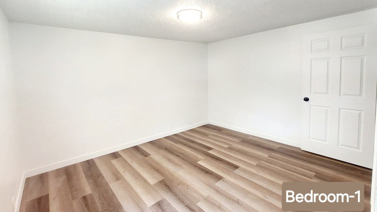 715 E Parker Ln #4 - Photo 7 of 13