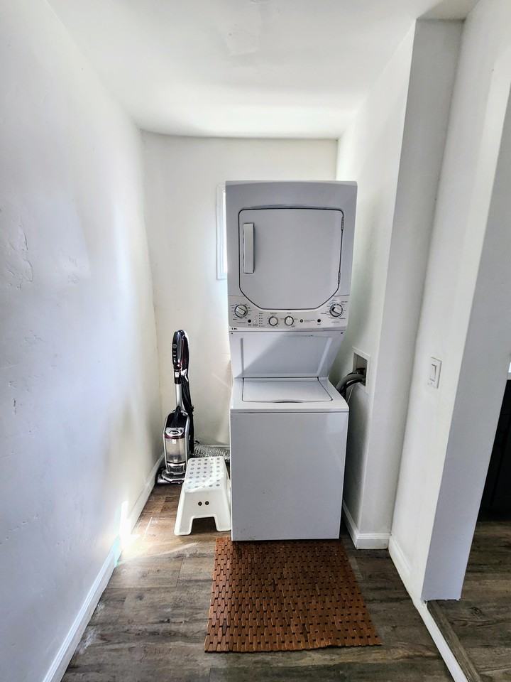 2074 Newton Avenue #A - Photo 5 of 14