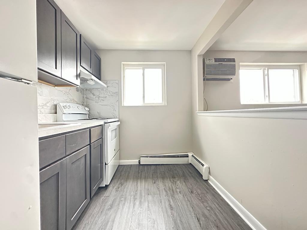 300 Main St #A11 - Photo 3 of 8