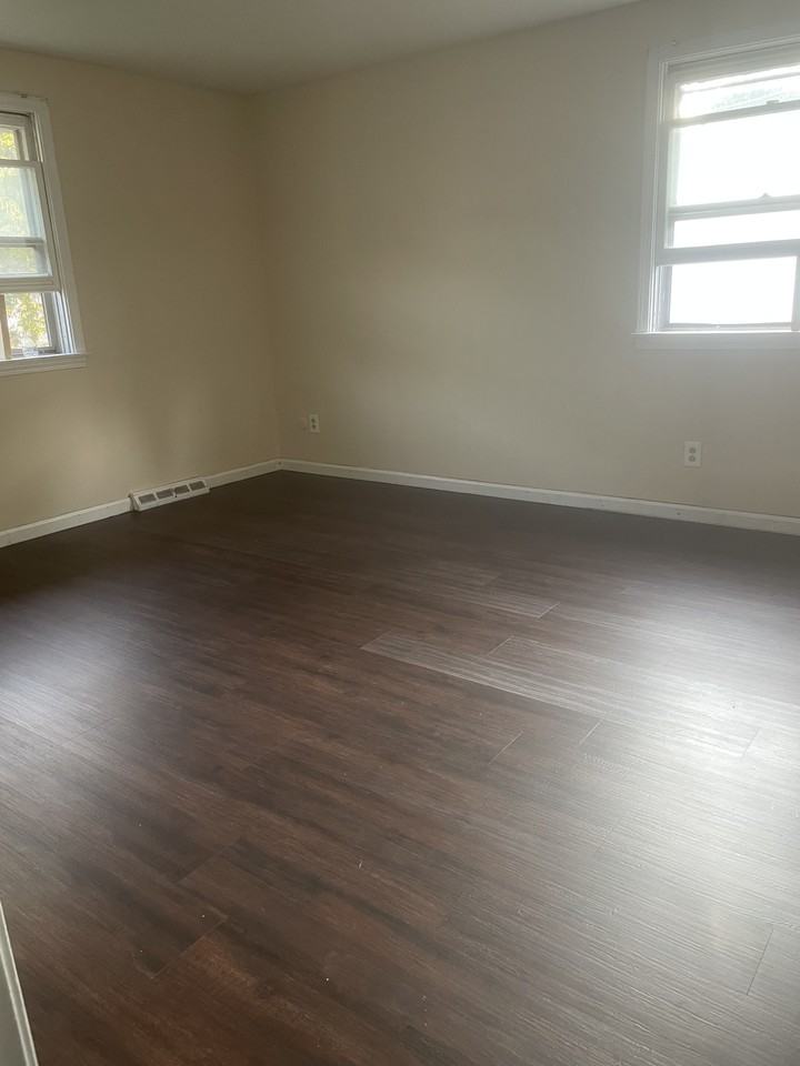 212 Sunshine Dr #LEFT - Photo 2 of 23