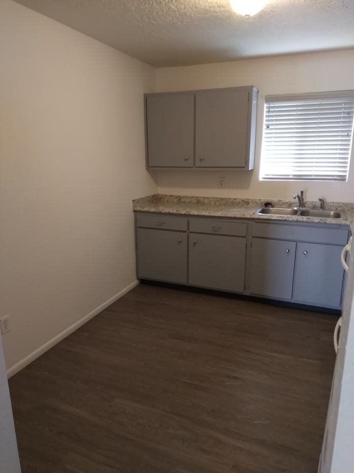 625 Jackson Ave #C - Photo 7 of 7