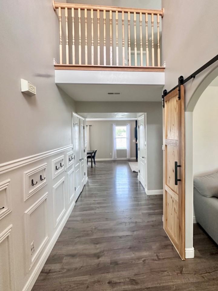 2113 E Hawthorne St - Photo 2 of 32