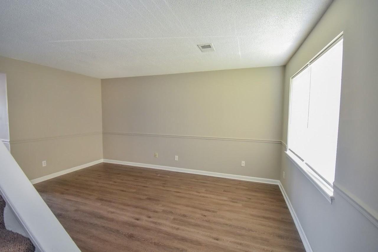 4651 Ladson Road - Photo 4 of 10