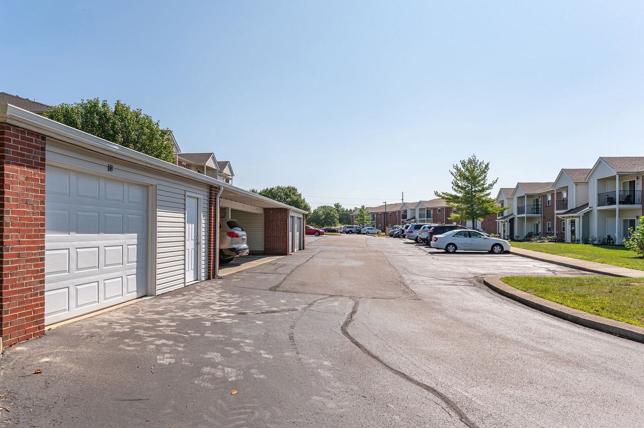 Bridgewater Crossing - Photo 4 of 50