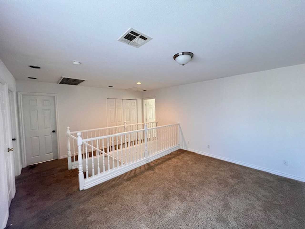 1513 Homeward Cloud Ave - Photo 5 of 8