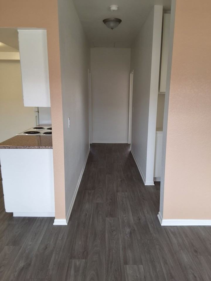 240-48 240-48 W San Marcos Blvd - 248 B - Photo 2 of 6