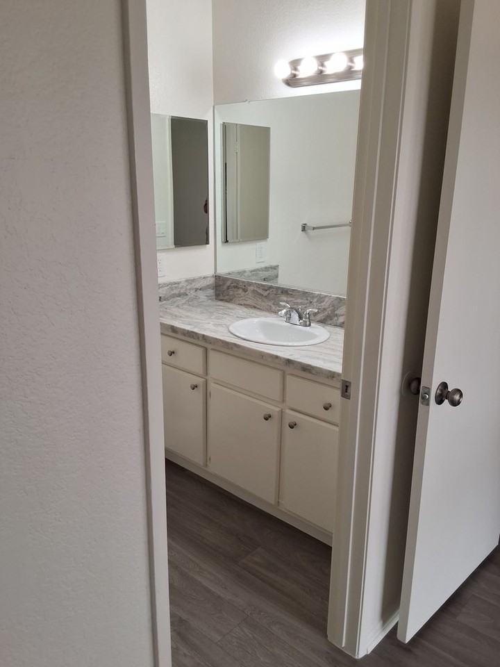240-48 240-48 W San Marcos Blvd - 248 B - Photo 6 of 6
