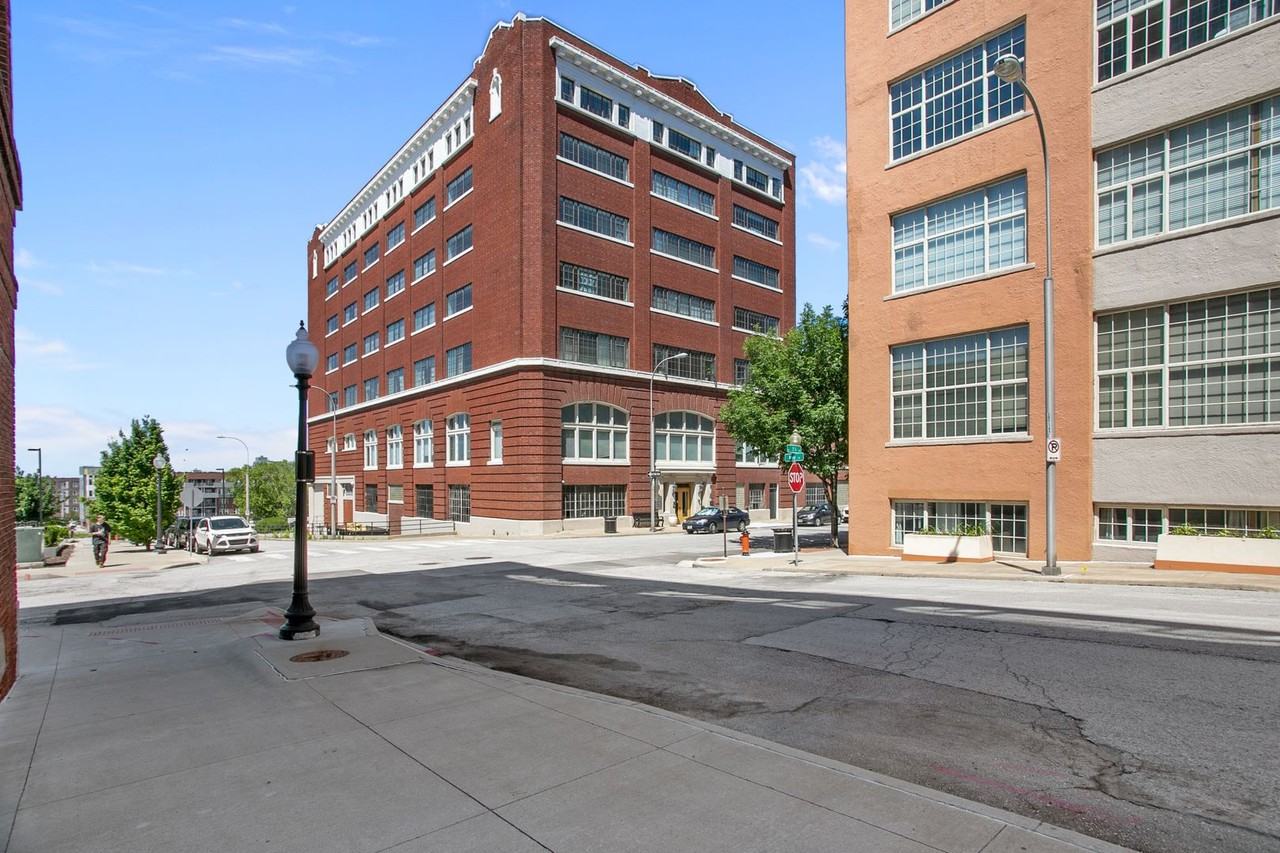 West Seventh - Photo 6 of 30