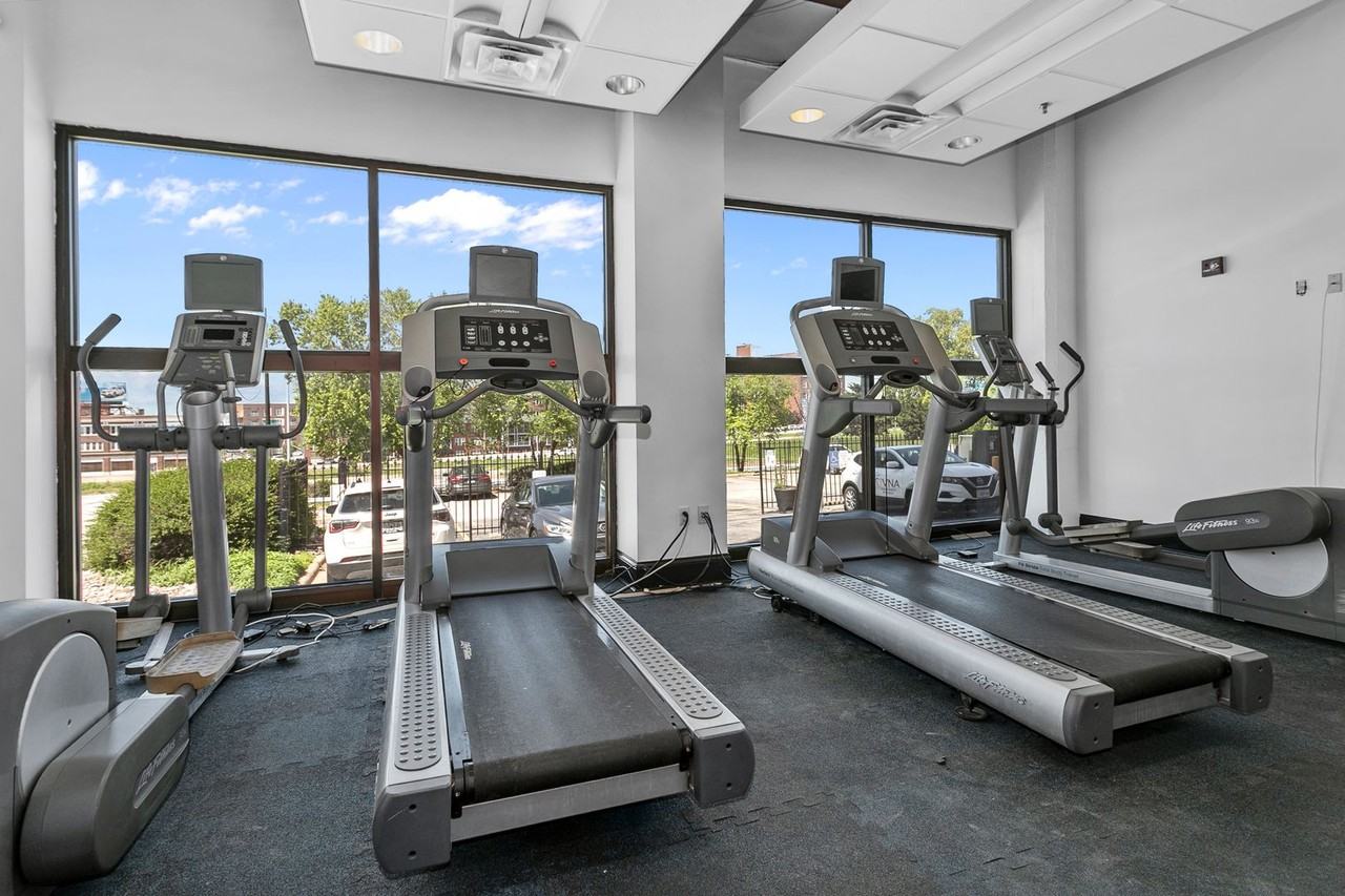 West Seventh - Photo 7 of 30