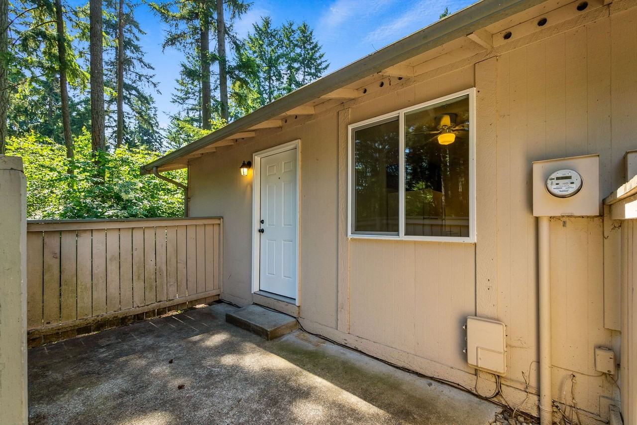 Timberlakes Apts - Photo 6 of 7