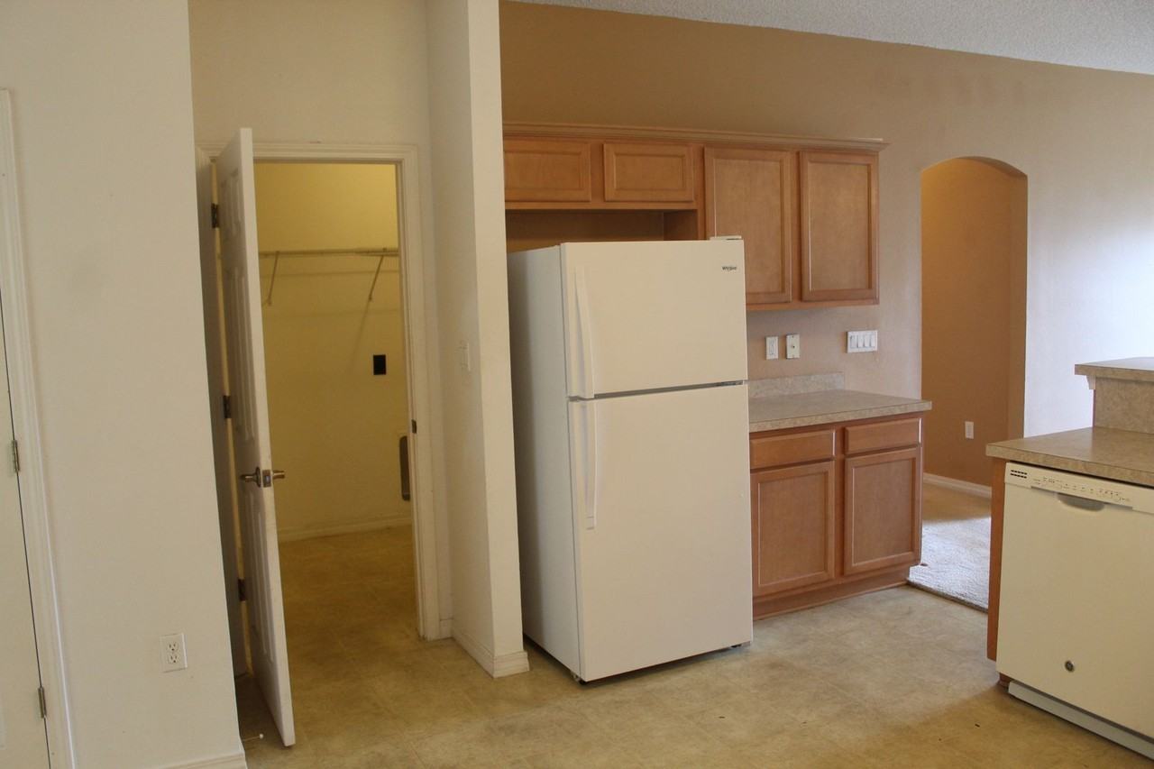 4205 Auburndale Dr - Photo 3 of 14