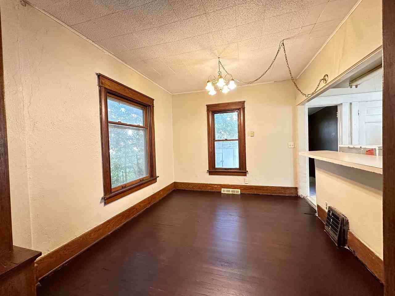 1420 5th Ave N - Photo 3 of 9