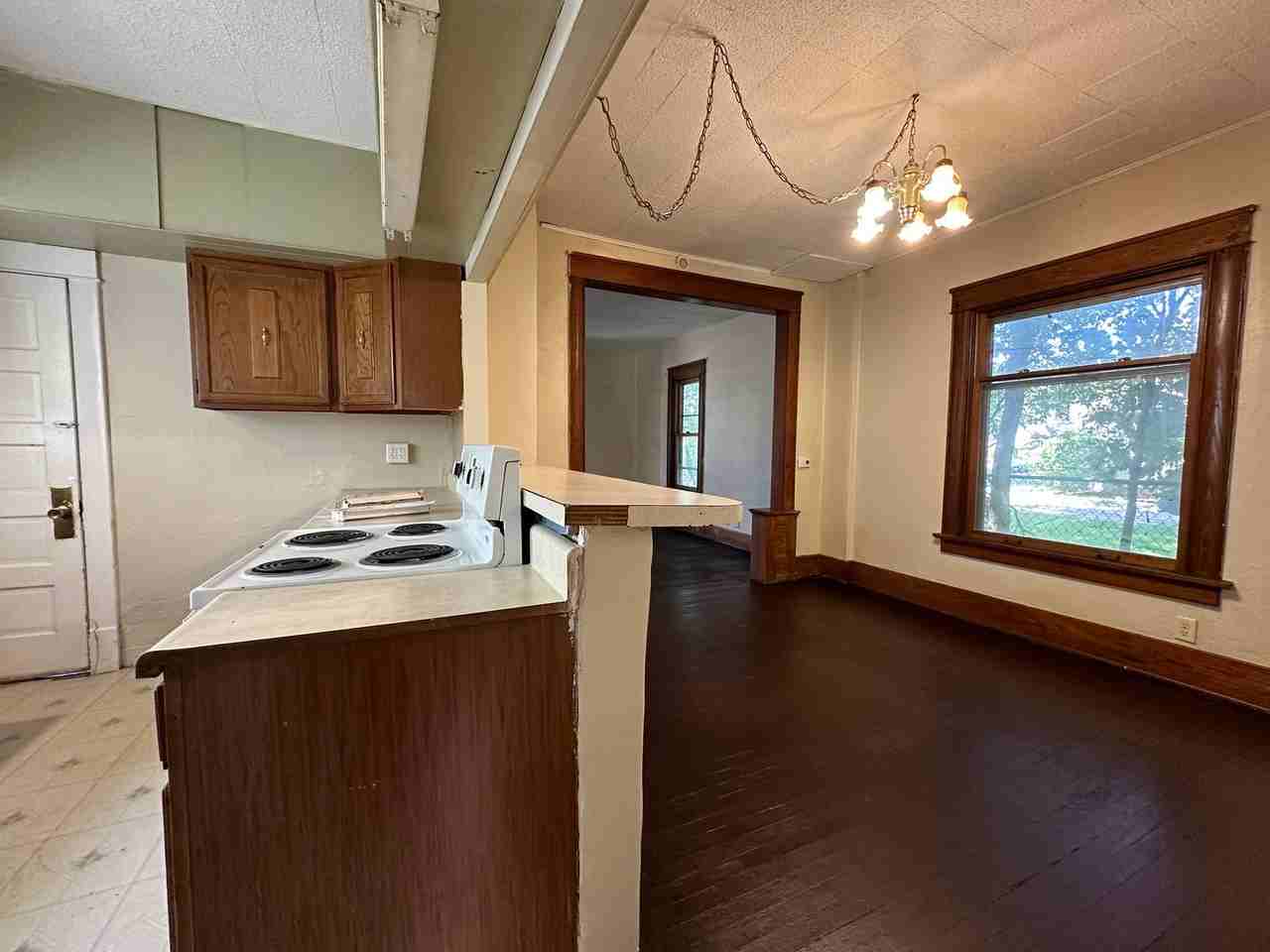 1420 5th Ave N - Photo 6 of 9