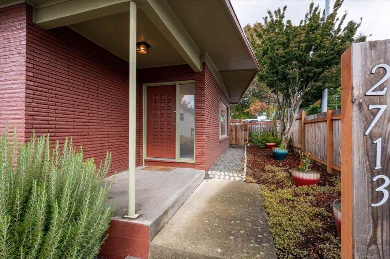 2713 Woburn St - Photo 2 of 33