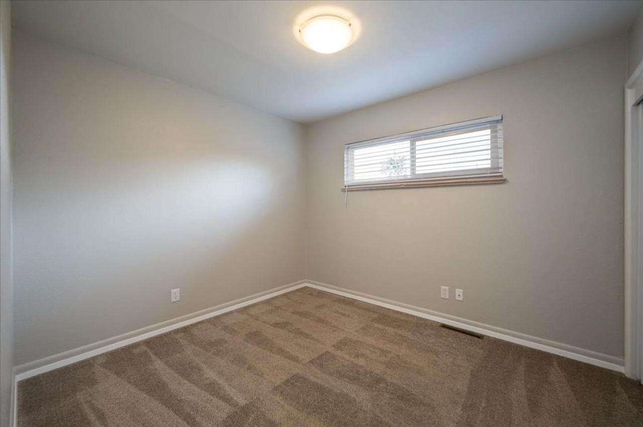 2713 Woburn St - Photo 6 of 33