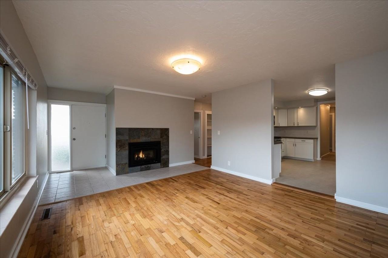 2713 Woburn St - Photo 5 of 33