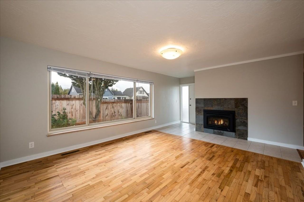 2713 Woburn St - Photo 7 of 33