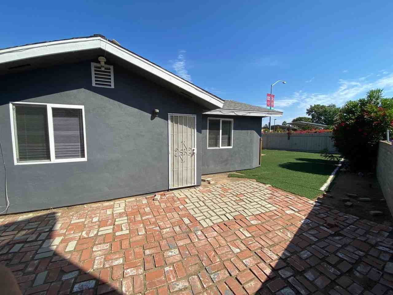 5102 Ewing Street - Photo 4 of 22