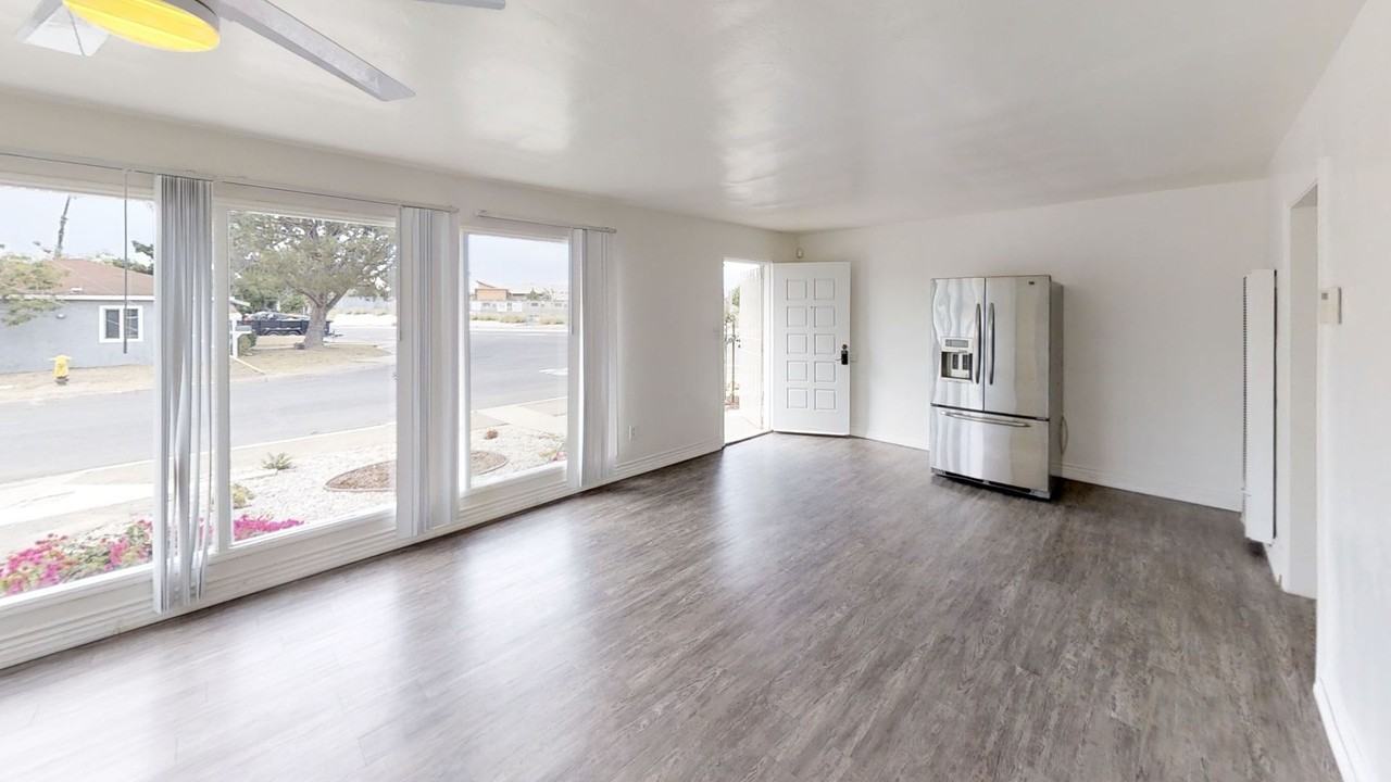 5102 Ewing Street - Photo 5 of 22