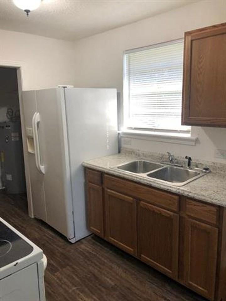 1720 Pepper Dr - Photo 5 of 8