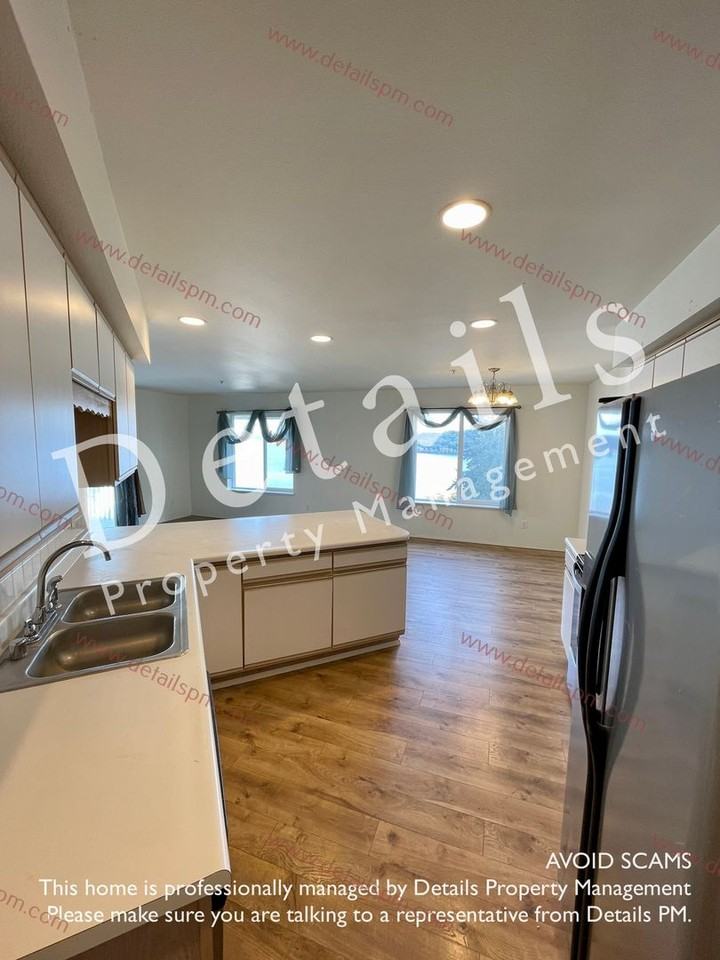 2261 Skyline Lane #G301 - Photo 7 of 20