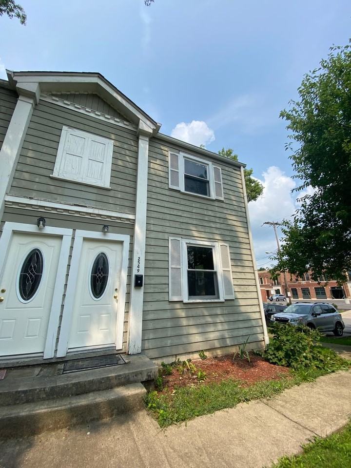 2549 Neil Ave