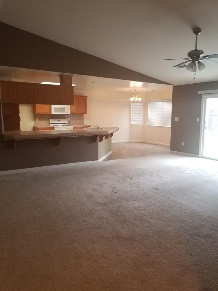 11111 Mayacamas Dr - Photo 3 of 14