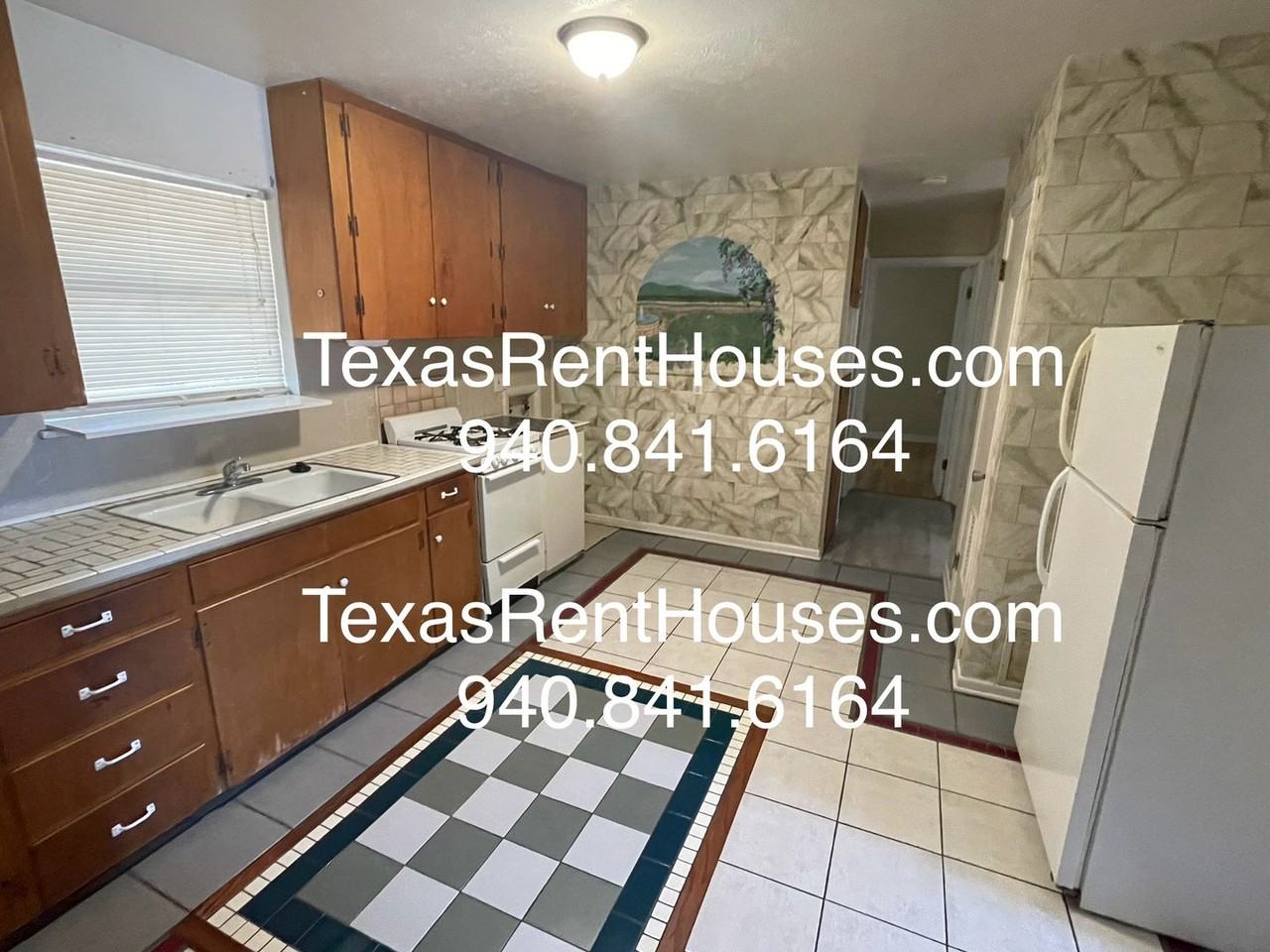 1130A Sunset Ln - Photo 3 of 8