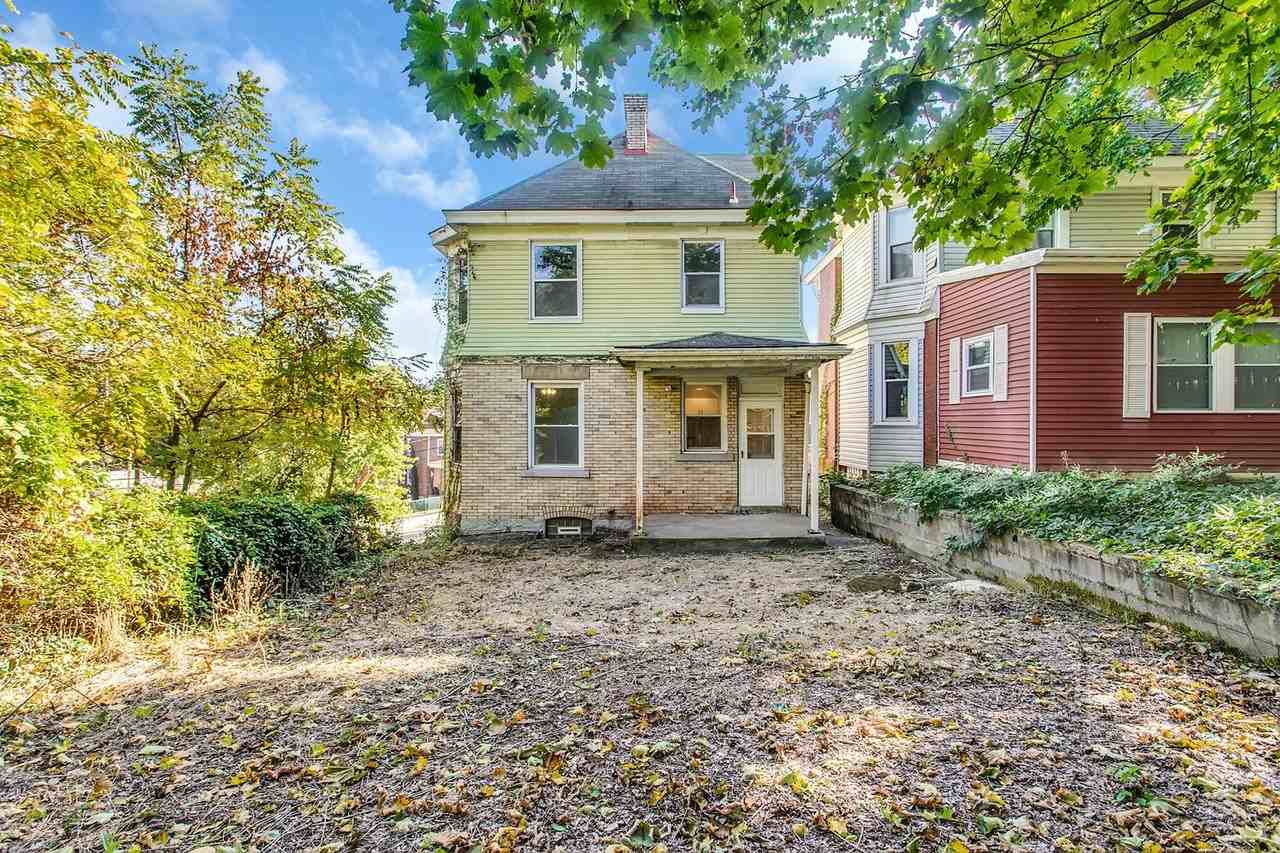 1616 Dagmar Ave - Photo 7 of 23