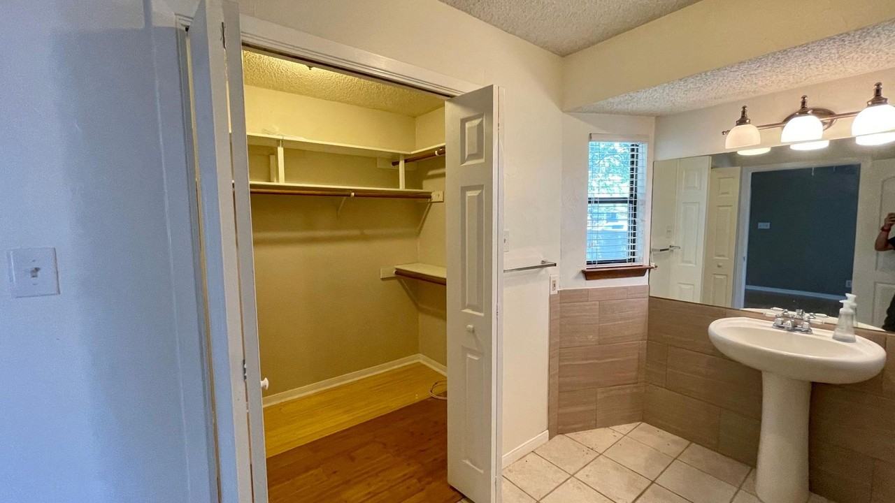 602 Windsor Rd - Photo 3 of 28