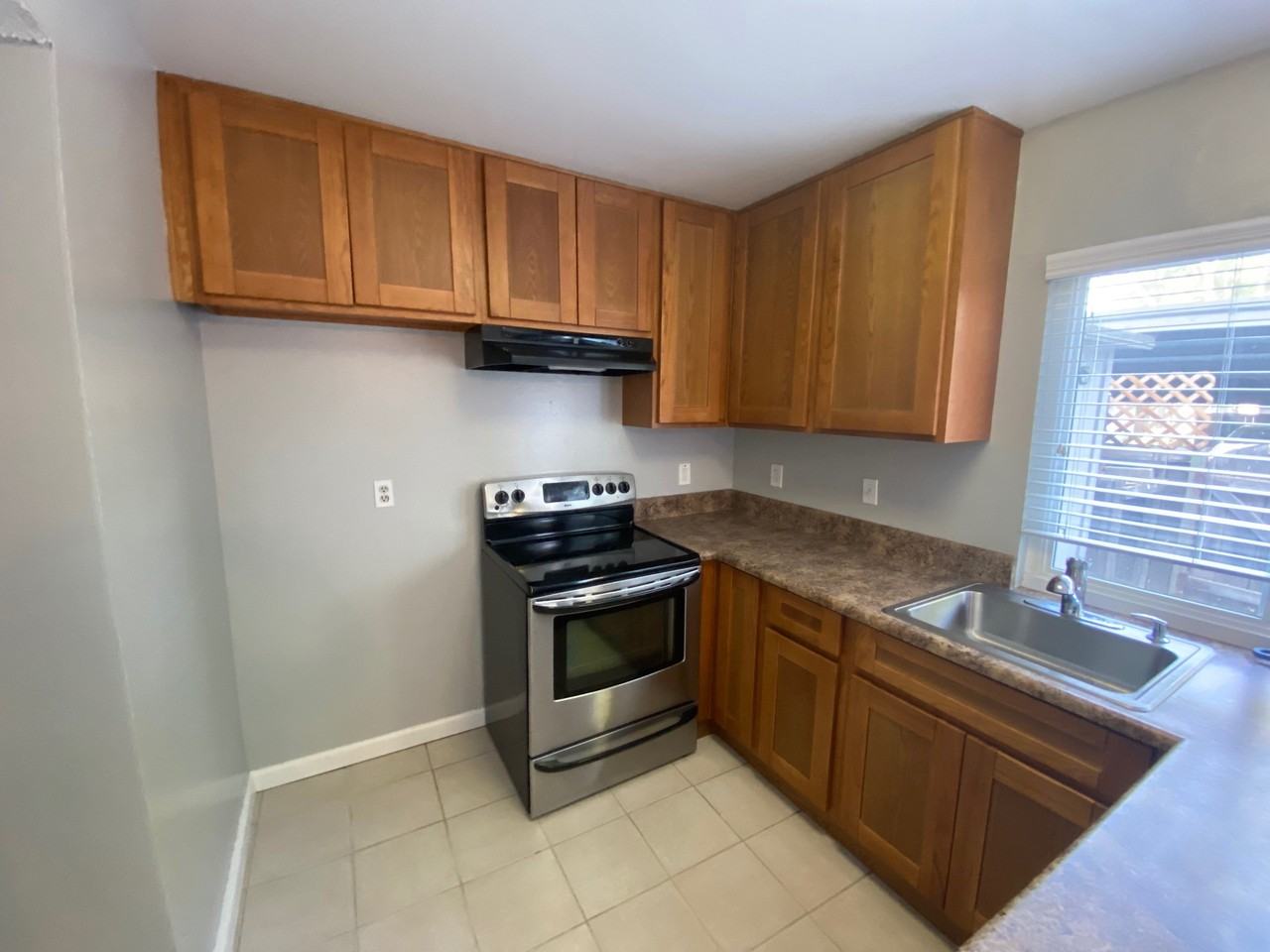 8879 Salmon Falls Dr #D - Photo 7 of 32