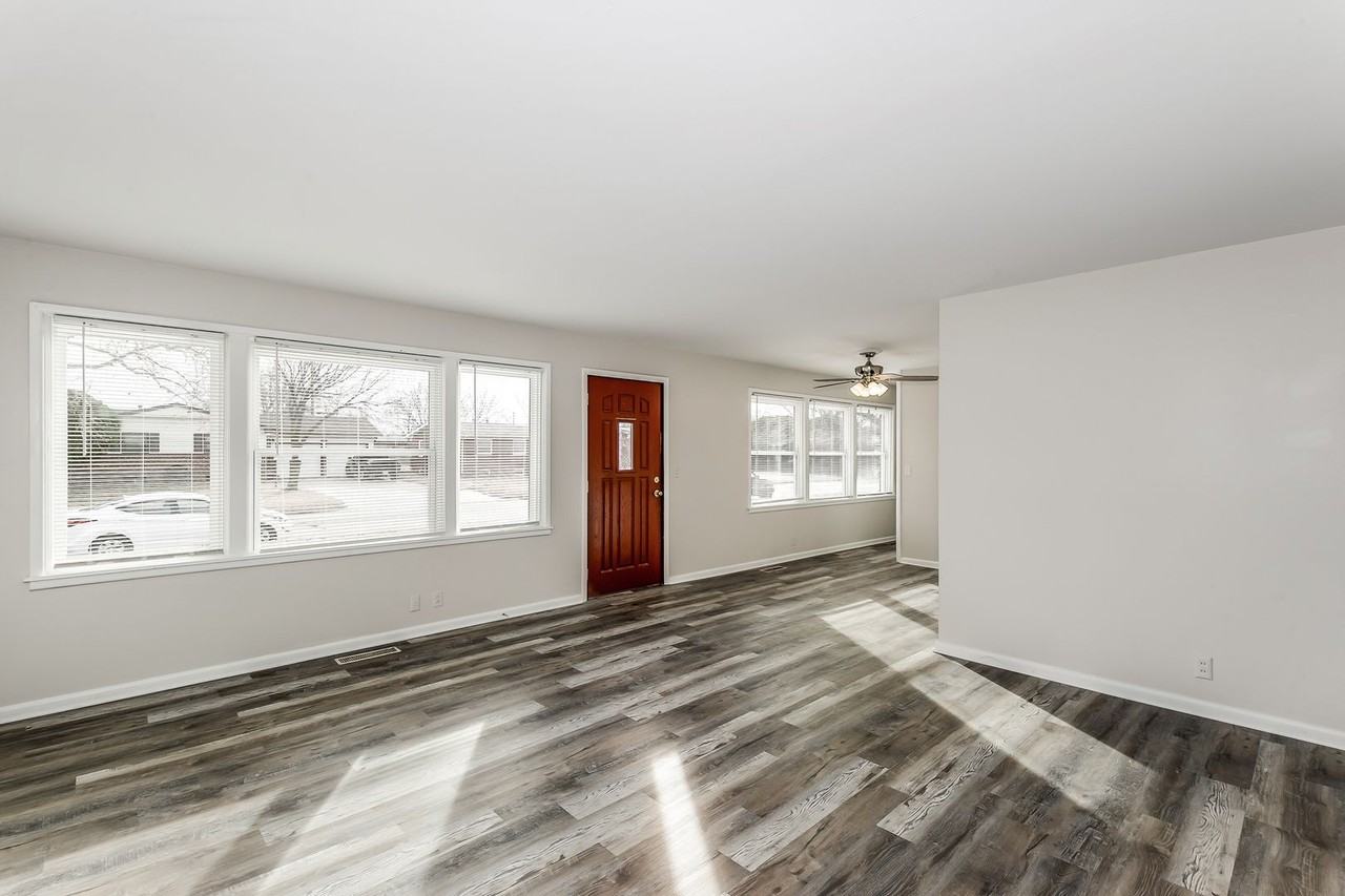 1230 E Fortuna St - Photo 2 of 11