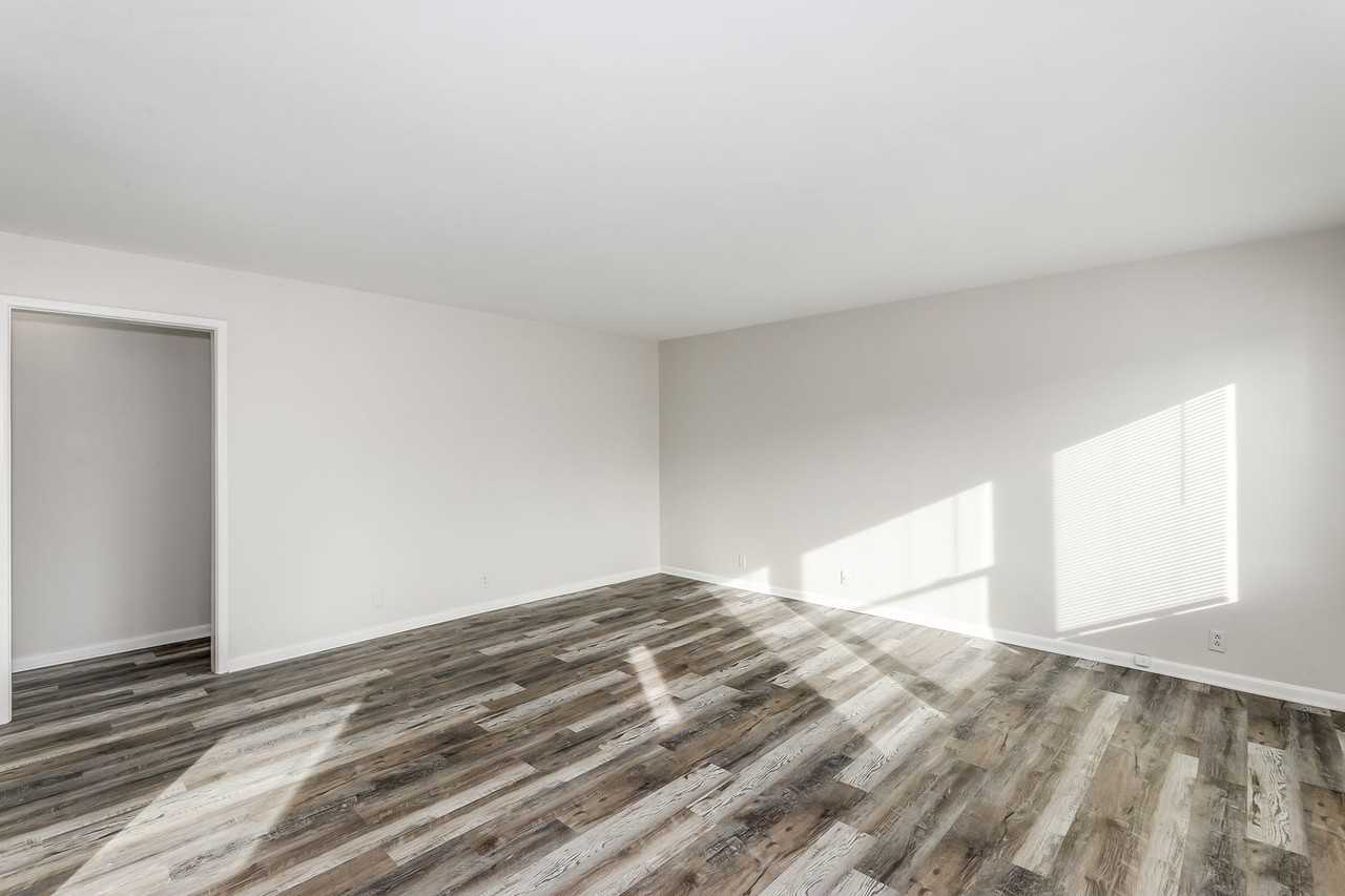 1230 E Fortuna St - Photo 3 of 11