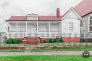 featured image of 411 11th St