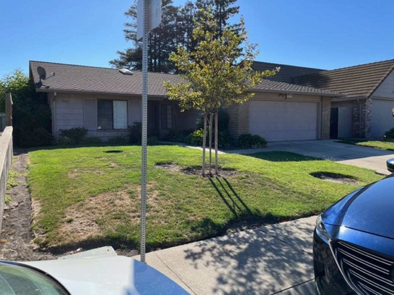 4040 Five Mile Dr - Photo 2 of 4