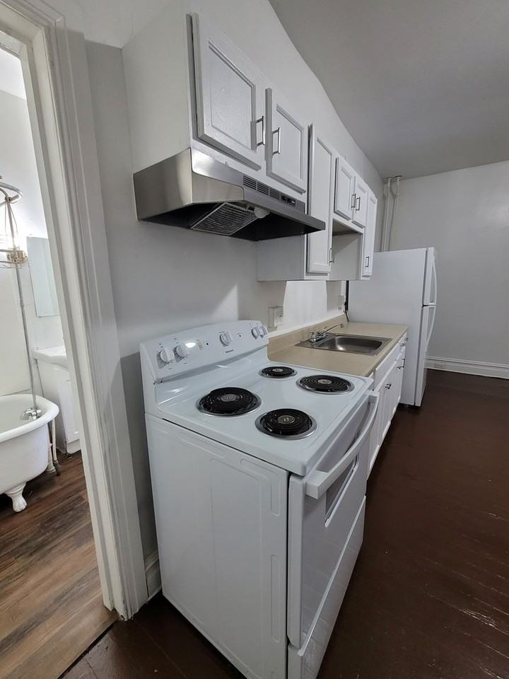 220 E Philadelphia St #2 - Photo 3 of 10