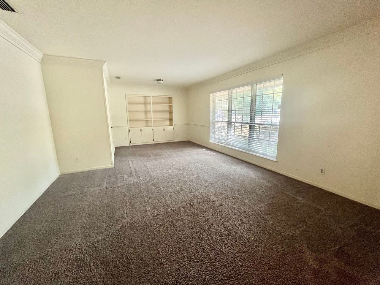 1700 Barton Hills Dr - Photo 3 of 38