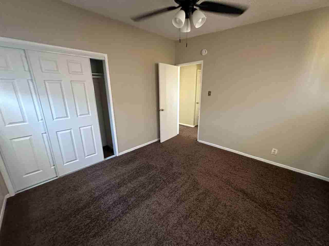 453 Oasis Dr - Photo 5 of 10