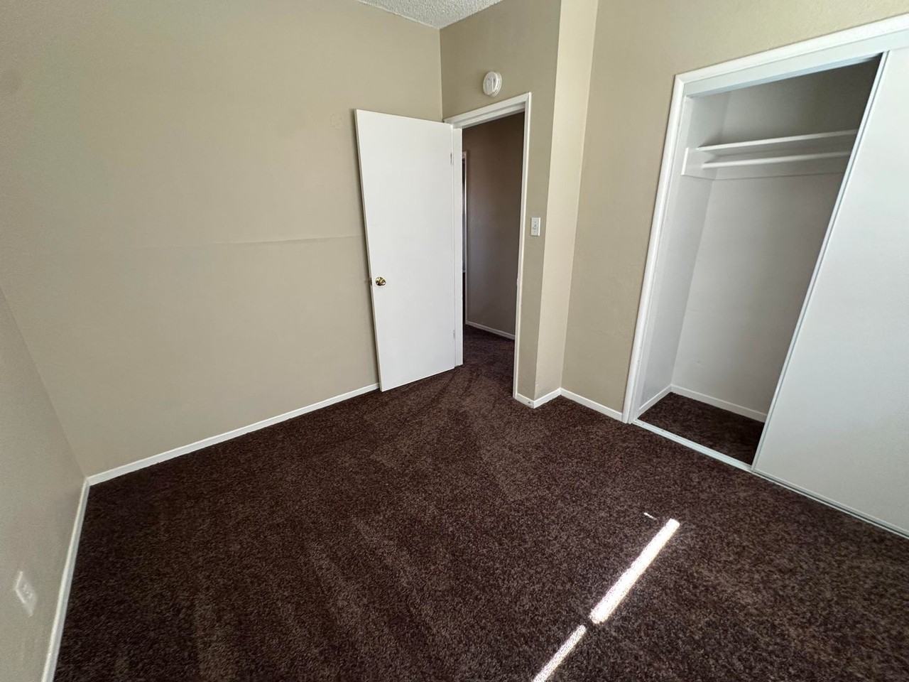 453 Oasis Dr - Photo 7 of 10