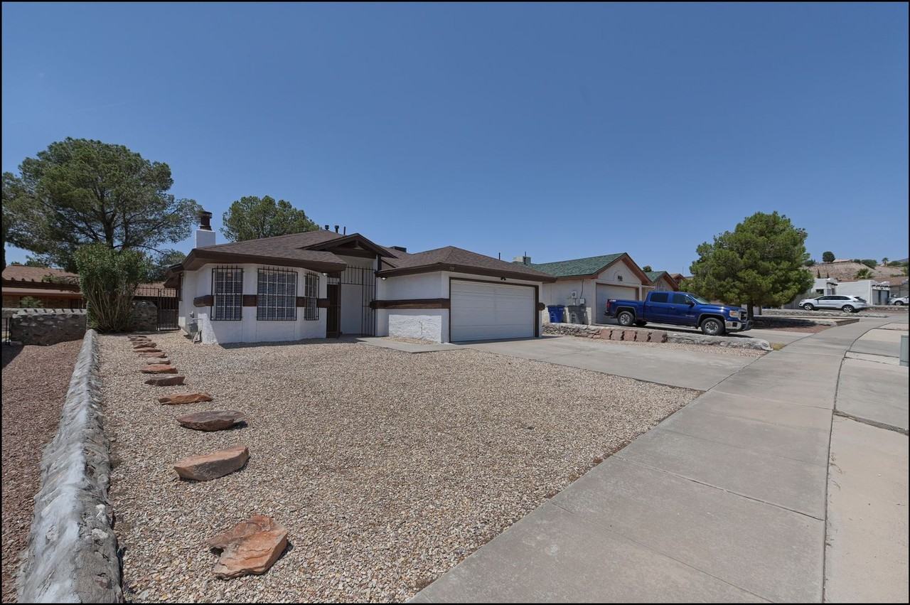 733 Hempstead Dr - Photo 3 of 45